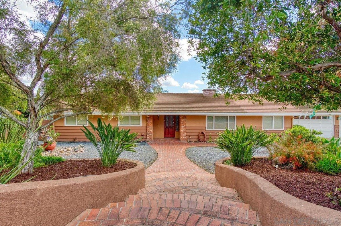 1545 Hidden Mesa Rd, El Cajon, CA 92019