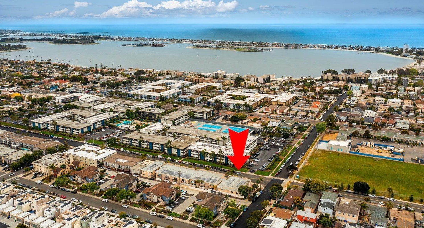 3993 Jewell St, San Diego CA  92109-6030 exterior