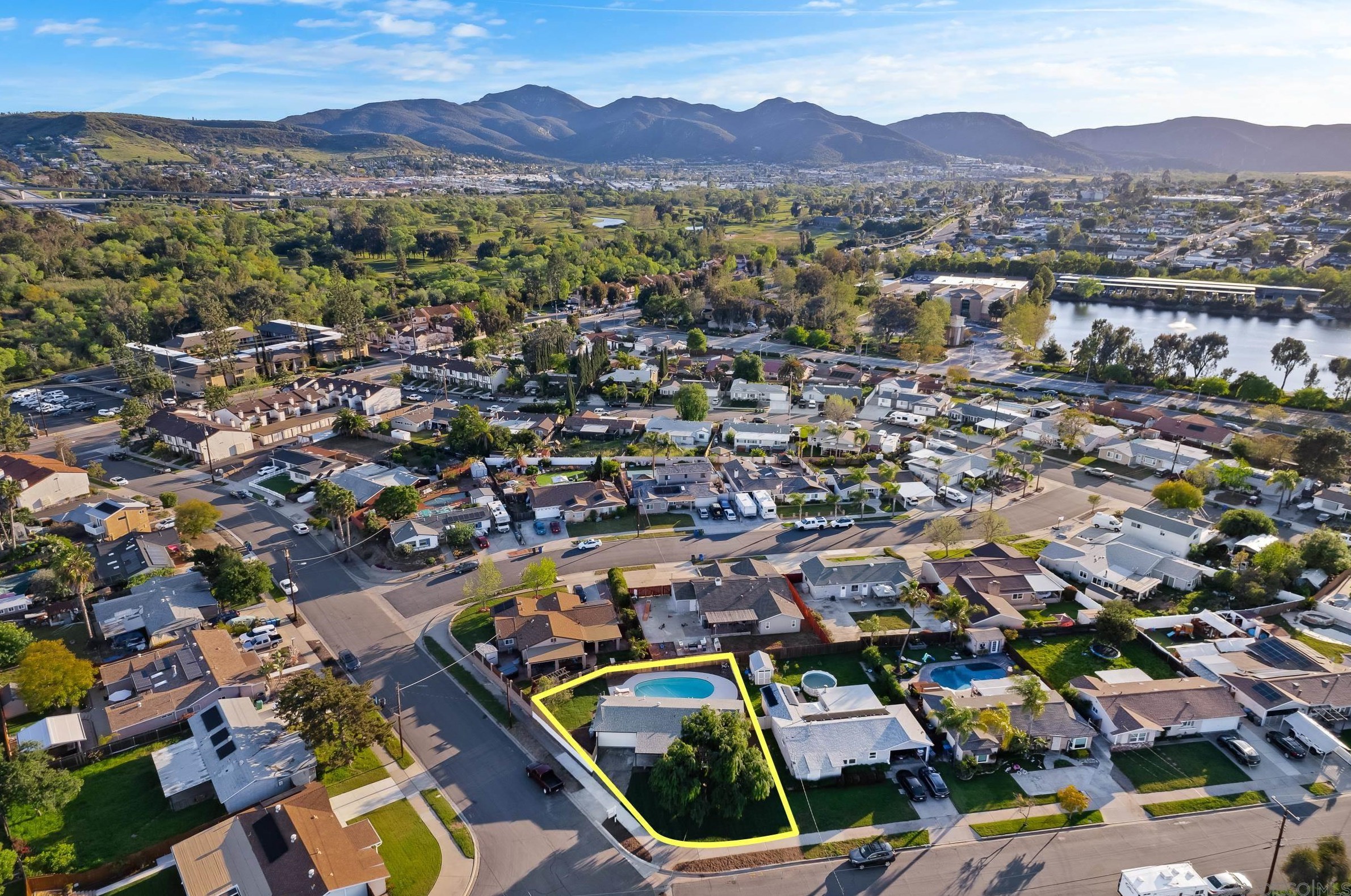 9354 Woodruff Way, Santee, CA 92071