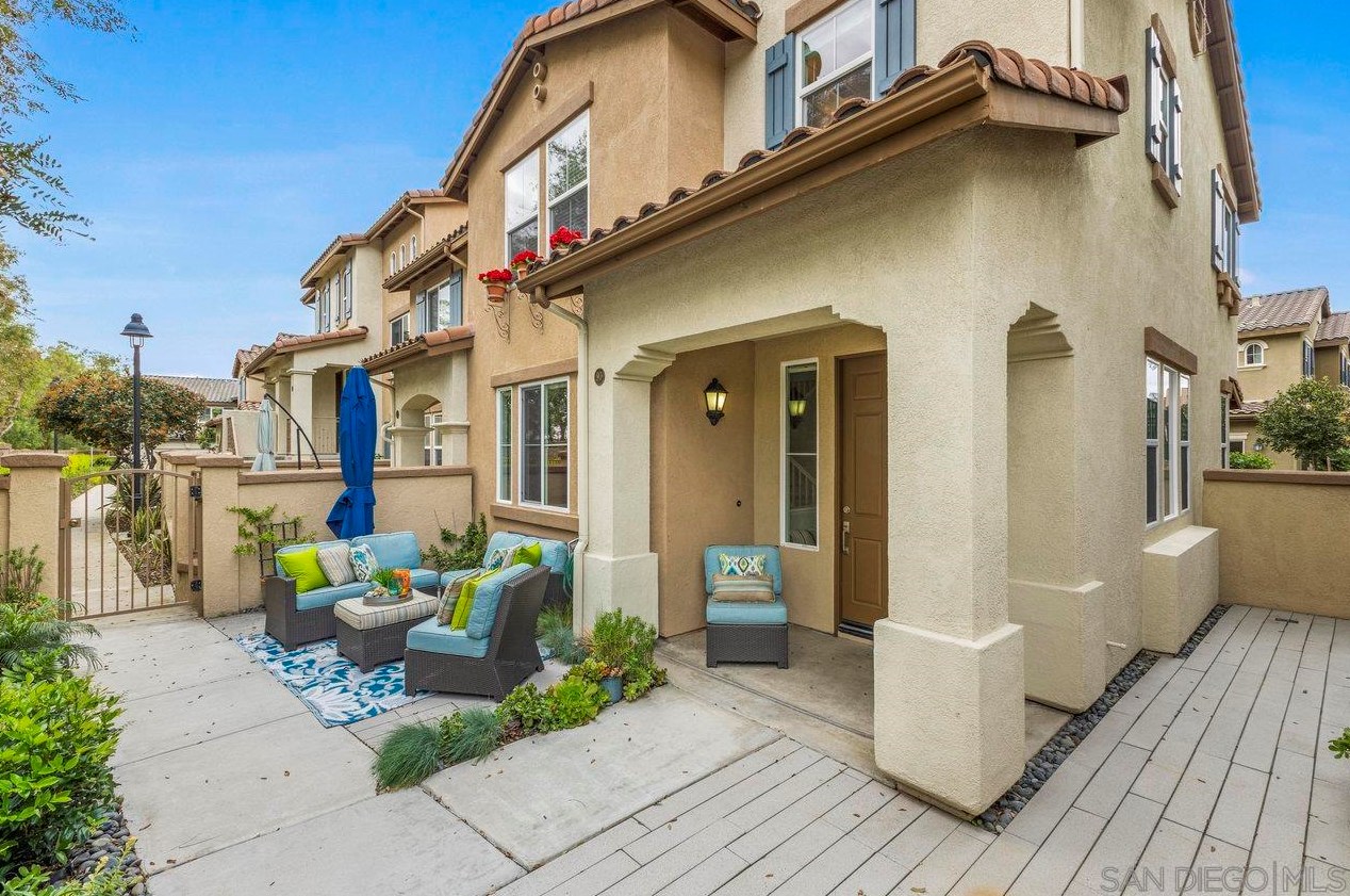 16903 New Rochelle Way 90, San Diego, CA 92127