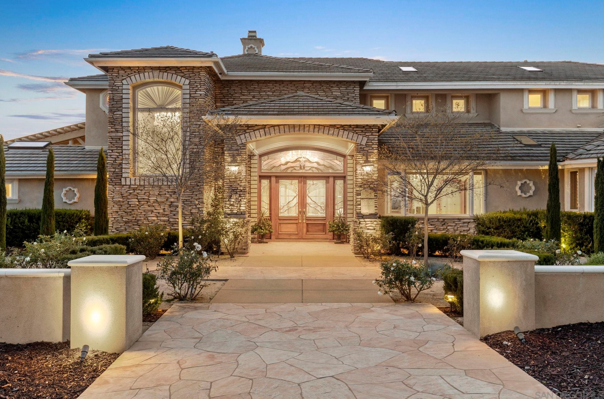 10656 Birch Bluff Ave, San Diego CA  92131-2210 exterior