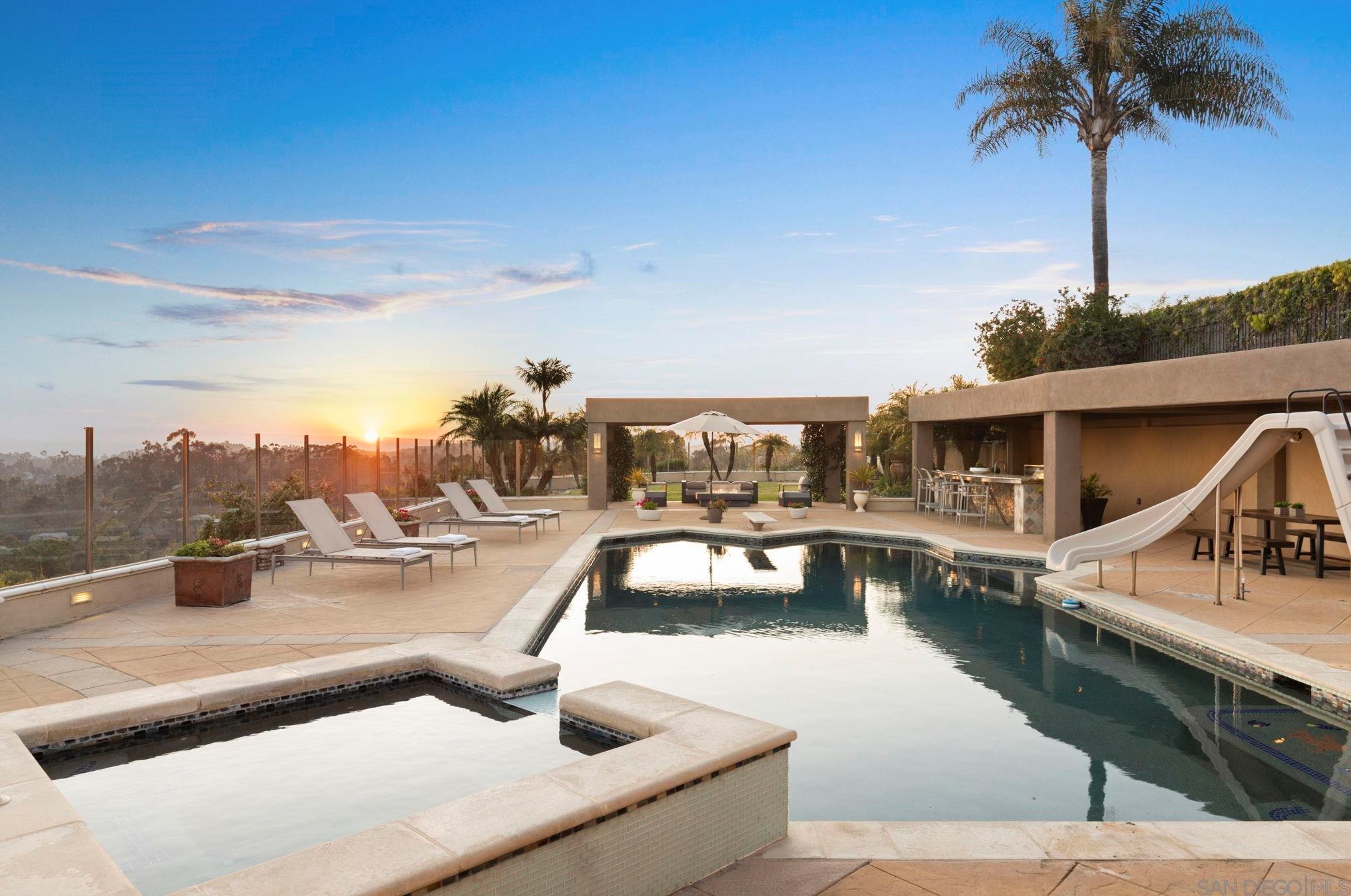 10656 Birch Bluff Ave, San Diego CA  92131-2210 exterior