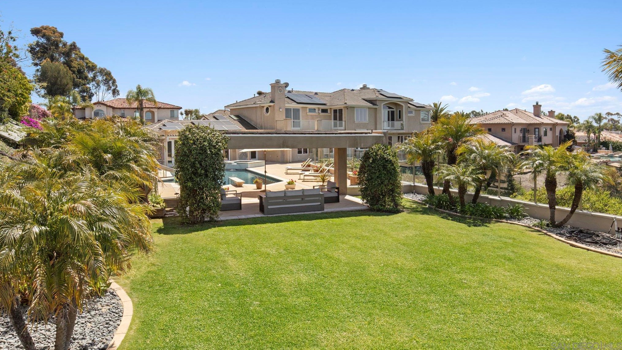 10656 Birch Bluff Ave, San Diego CA  92131-2210 exterior