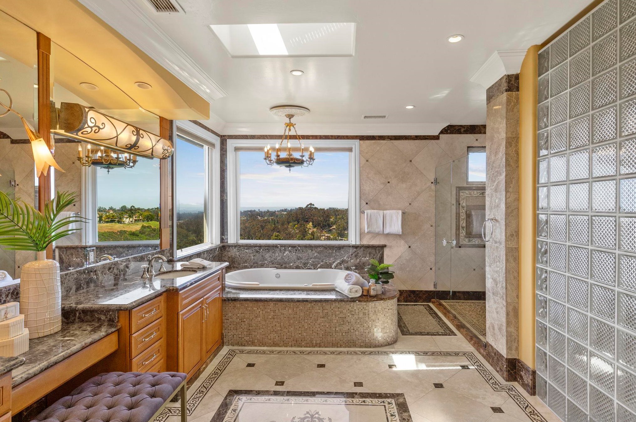 10656 Birch Bluff Ave, San Diego CA  92131-2210 exterior