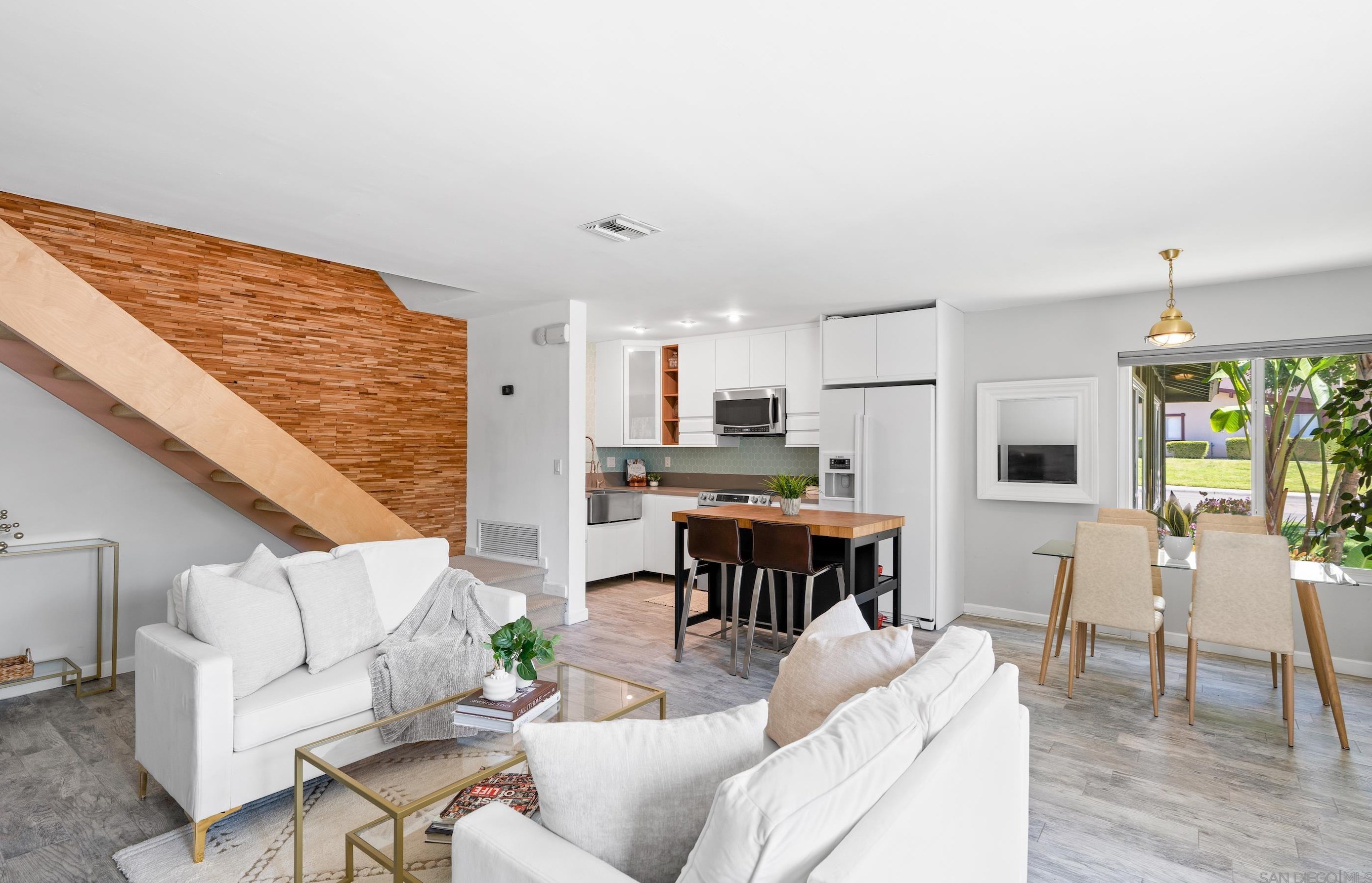 13836 Via Rimini, San Diego, CA 92129