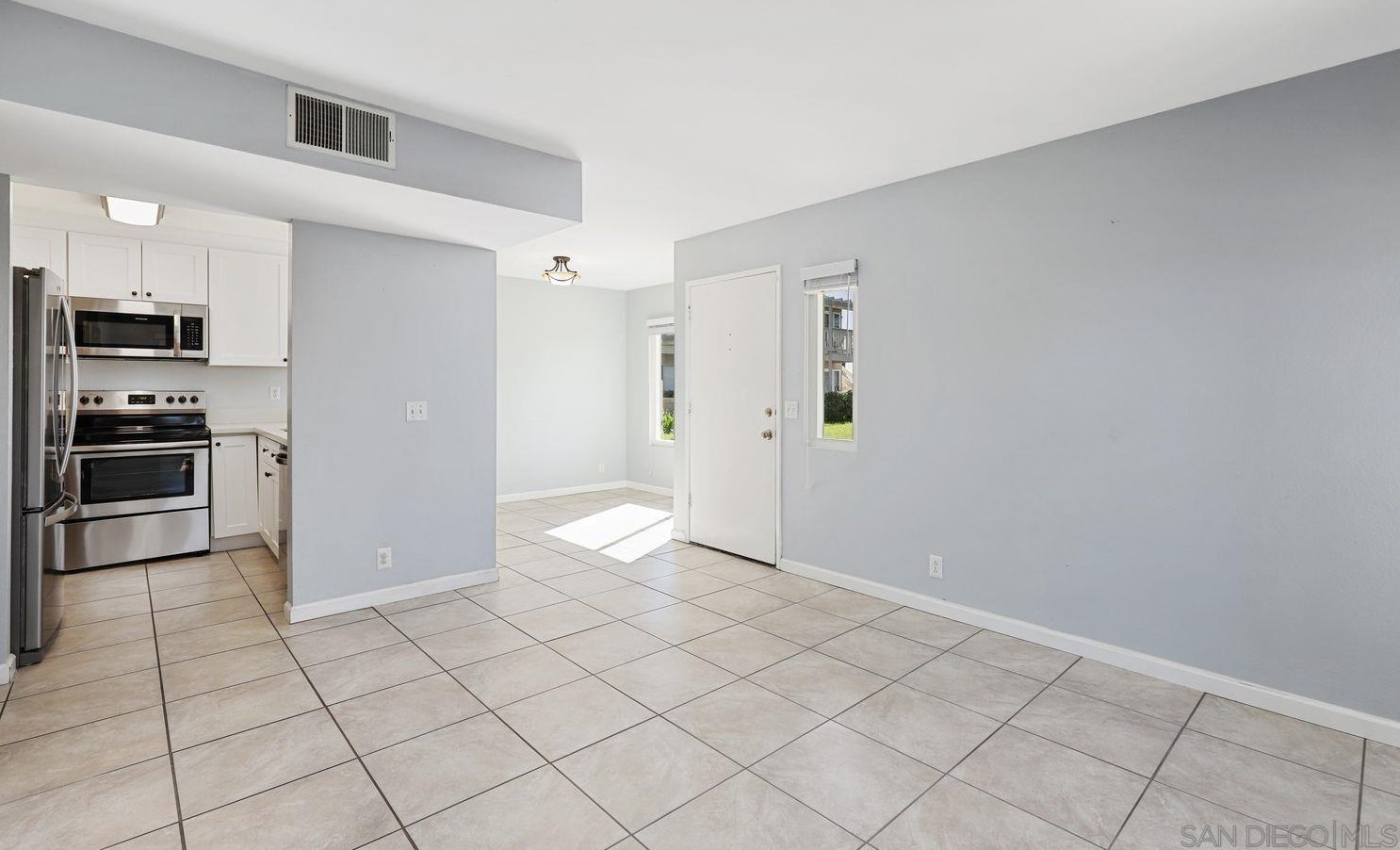 675 Diamond Way #137, Vista, CA 92083