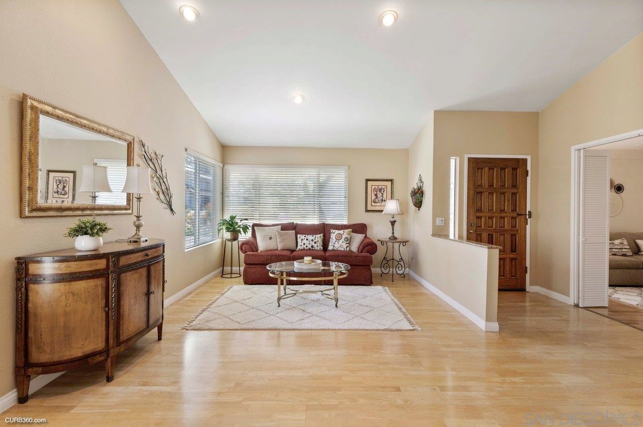 11416 Turtleback Ln, San Diego, CA 92127-2016