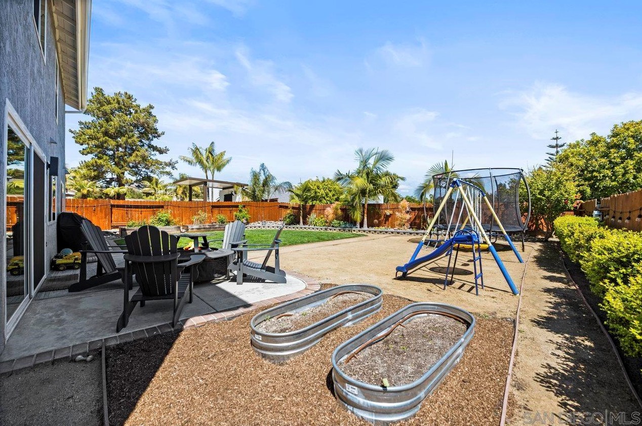 2838 Rutgers Pl, Oceanside CA  92056-6316 exterior
