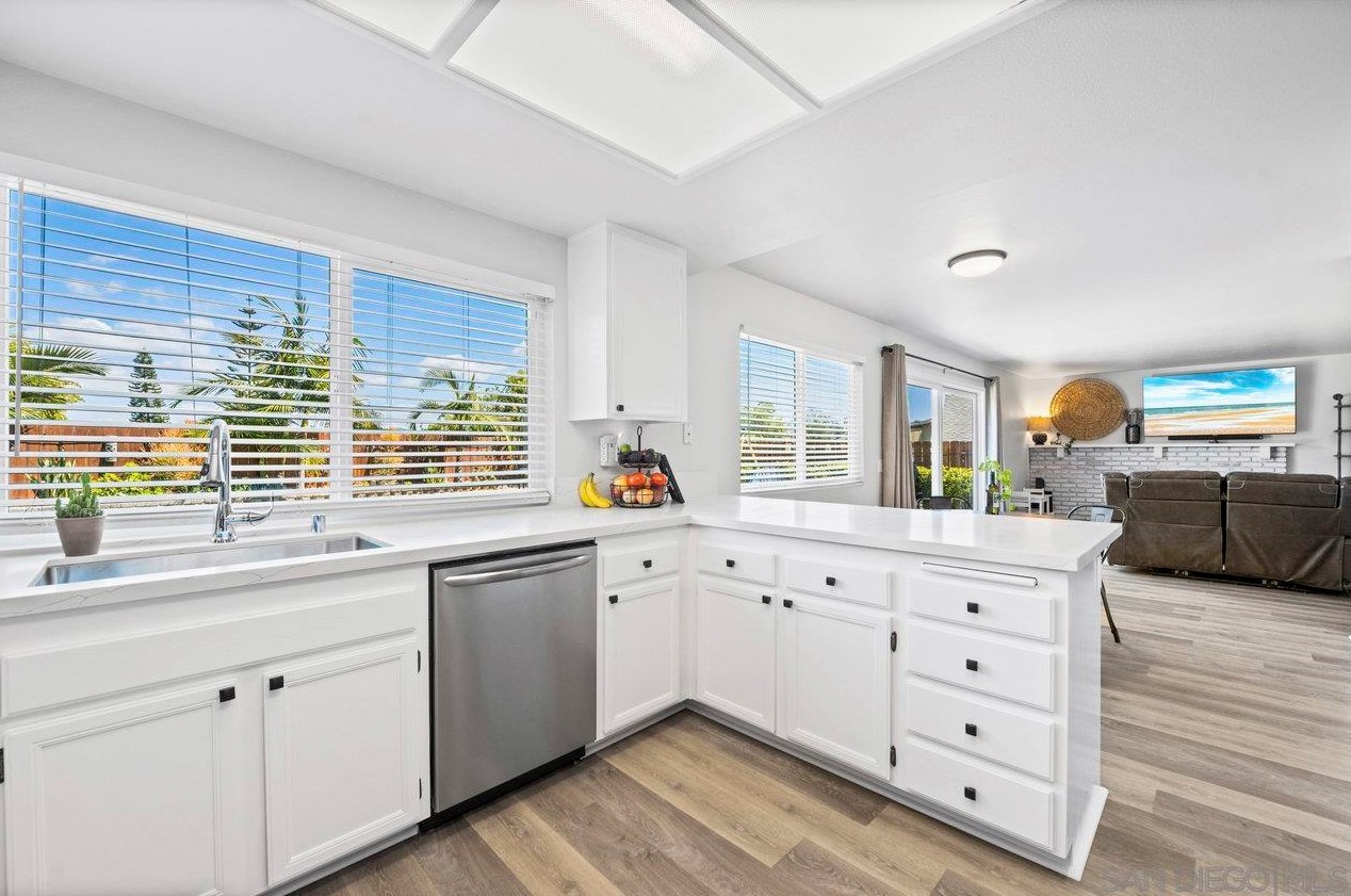 2838 Rutgers Pl, Oceanside CA  92056-6316 exterior