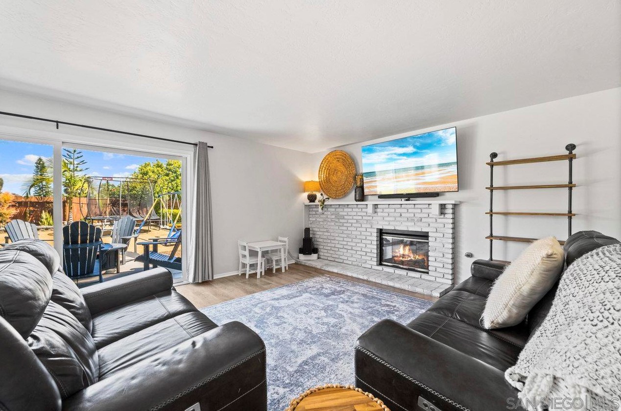 2838 Rutgers Pl, Oceanside CA  92056-6316 exterior