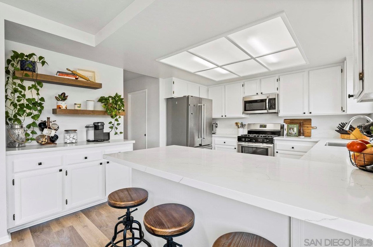 2838 Rutgers Pl, Oceanside CA  92056-6316 exterior