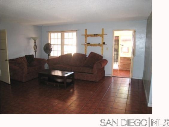 986 Merritt Ct, El Cajon, CA 92020-7844