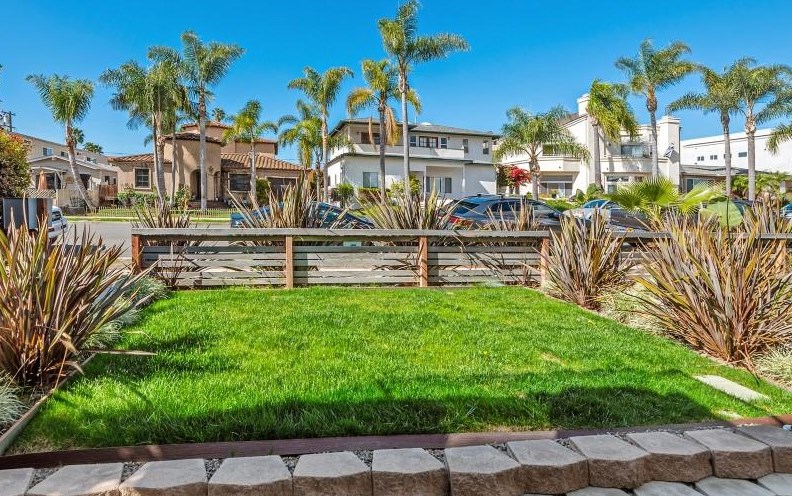 4025 Morrell St, San Diego CA 92109-4641 exterior