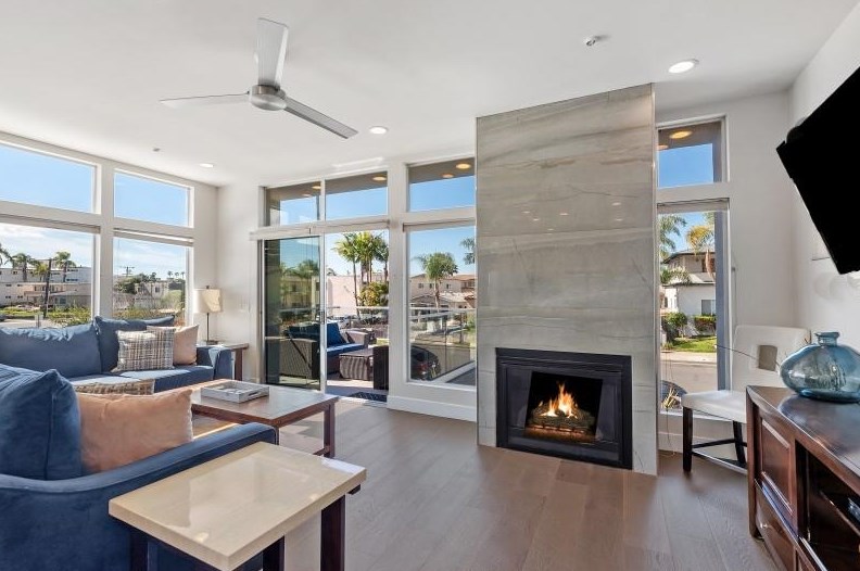 4025 Morrell St, San Diego CA 92109-4641 exterior