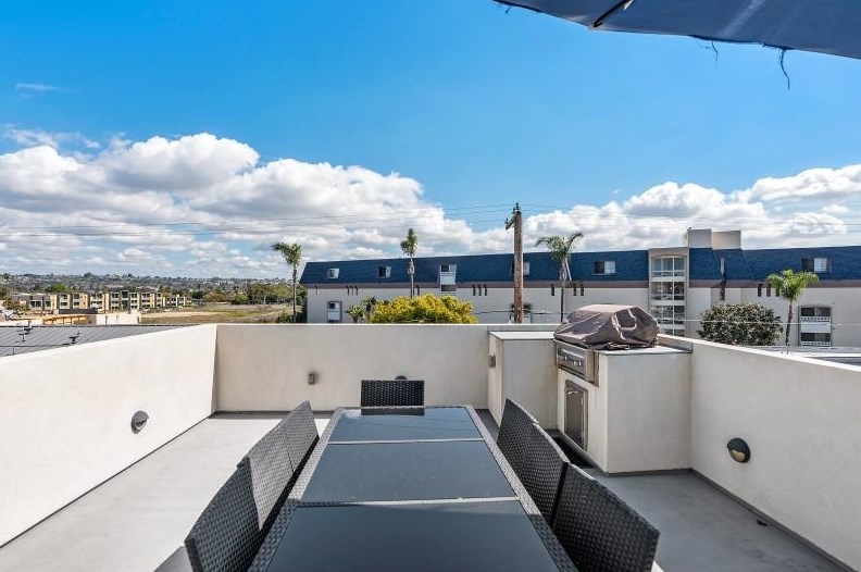 4025 Morrell St, San Diego CA 92109-4641 exterior