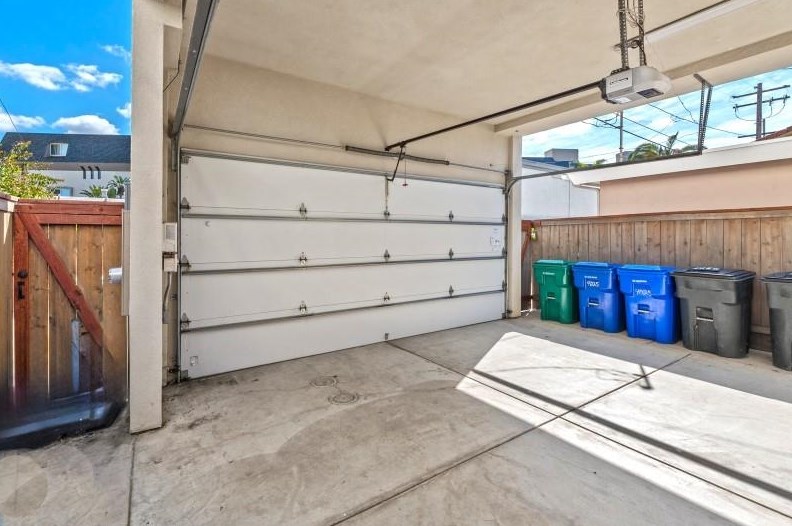 4025 Morrell St, San Diego CA 92109-4641 exterior