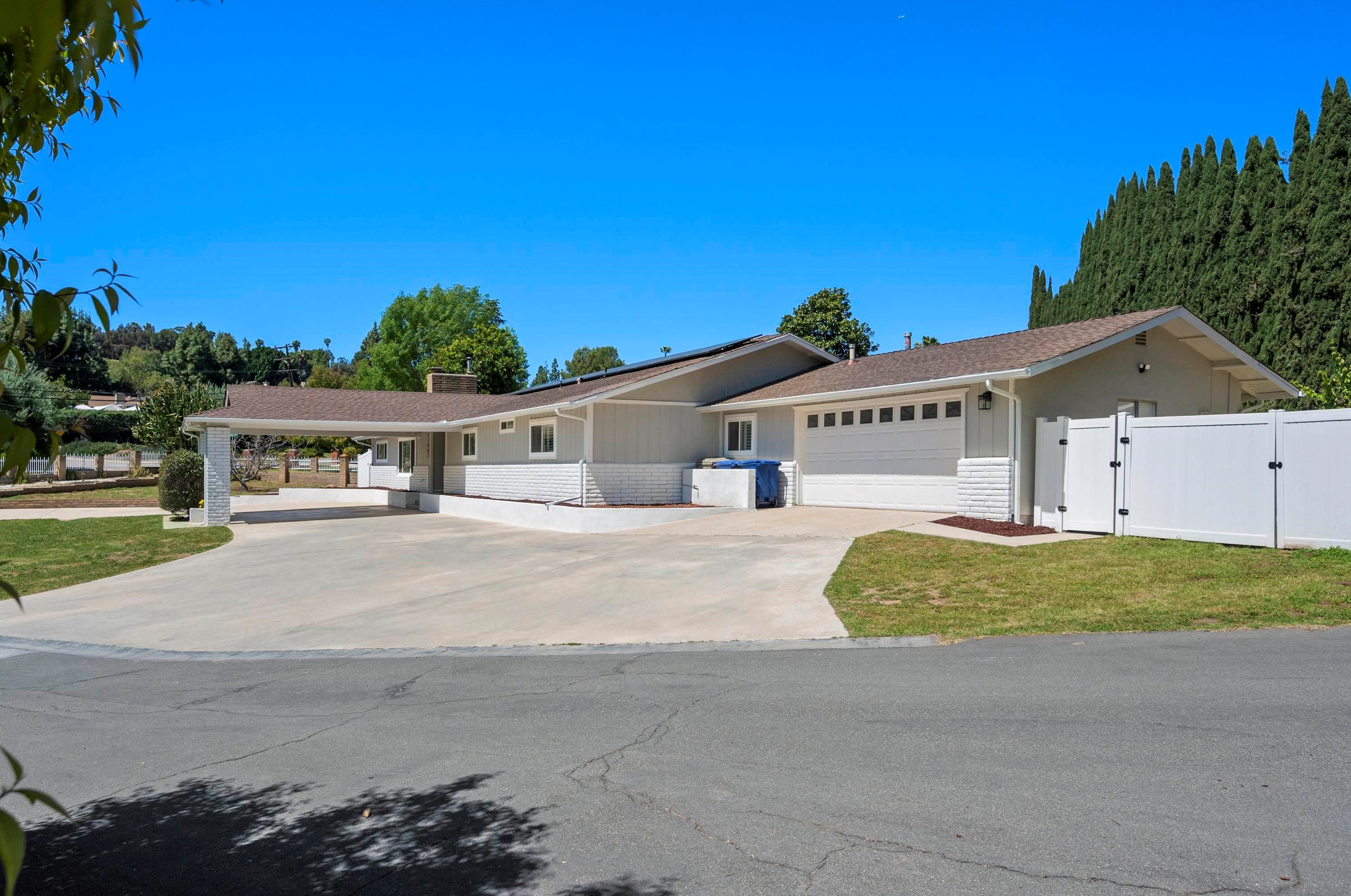 11987 Fuerte Dr, El Cajon, CA 92020