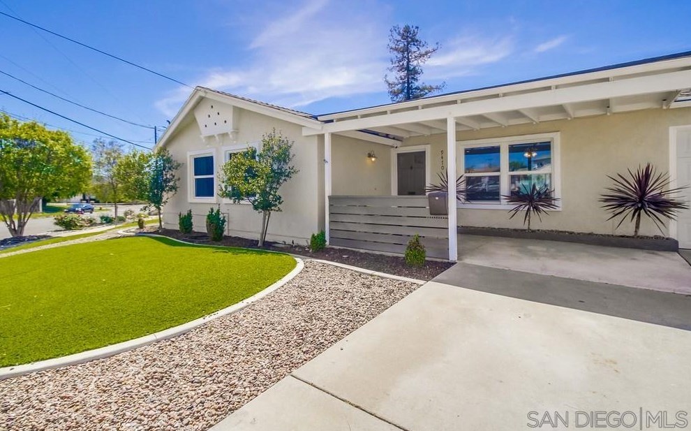 9470 Heaney Cir, Santee, CA 92071-2425