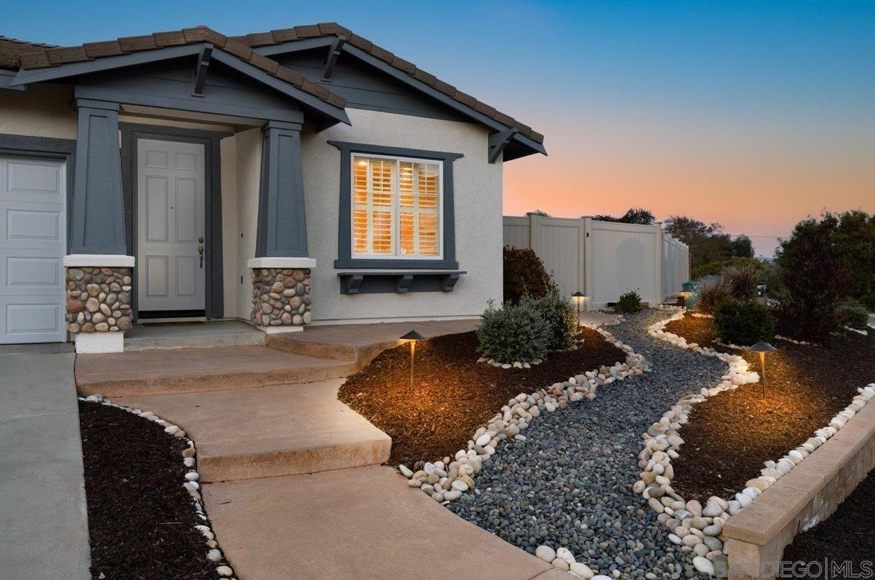 10664 Carla Ct, Escondido, CA 92026-7322