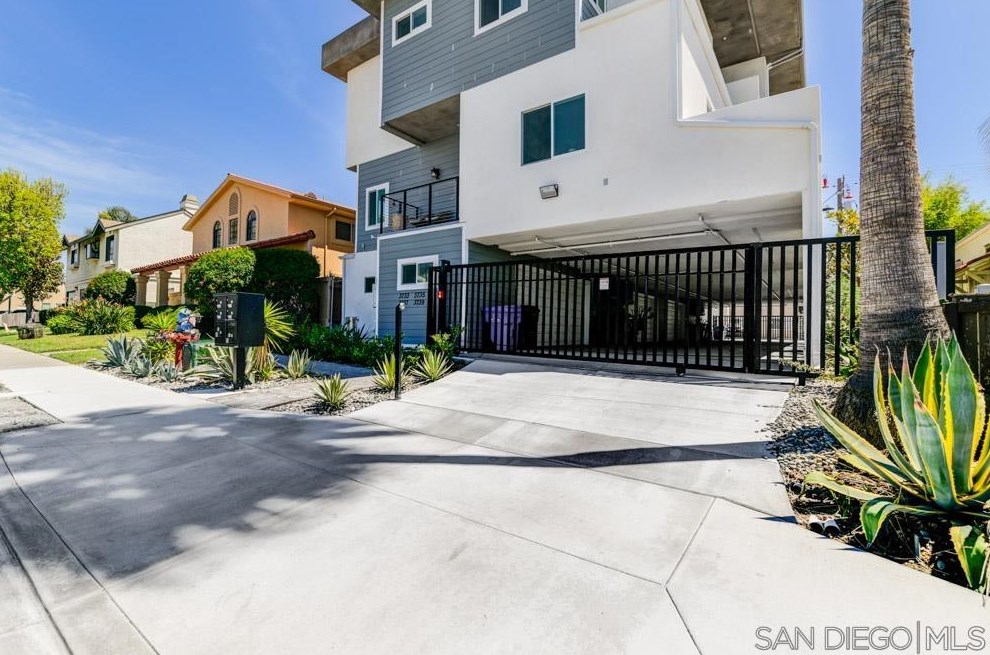 3737 31 St, San Diego CA 92104-3721 exterior