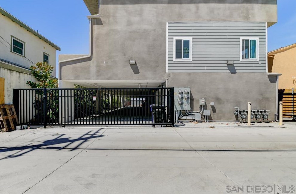 3737 31 St, San Diego CA 92104-3721 exterior