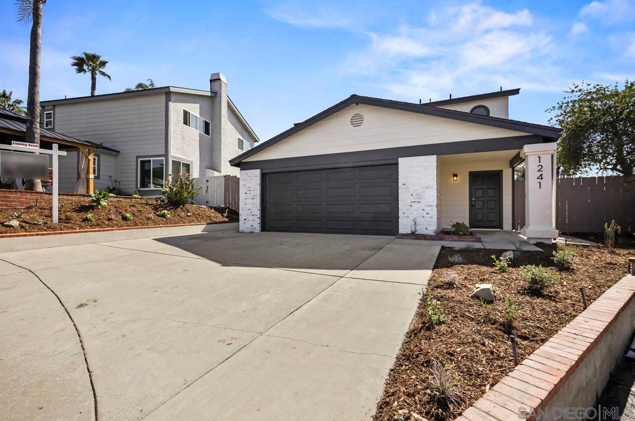1241 Titan Ct, Escondido, CA 92026-2131