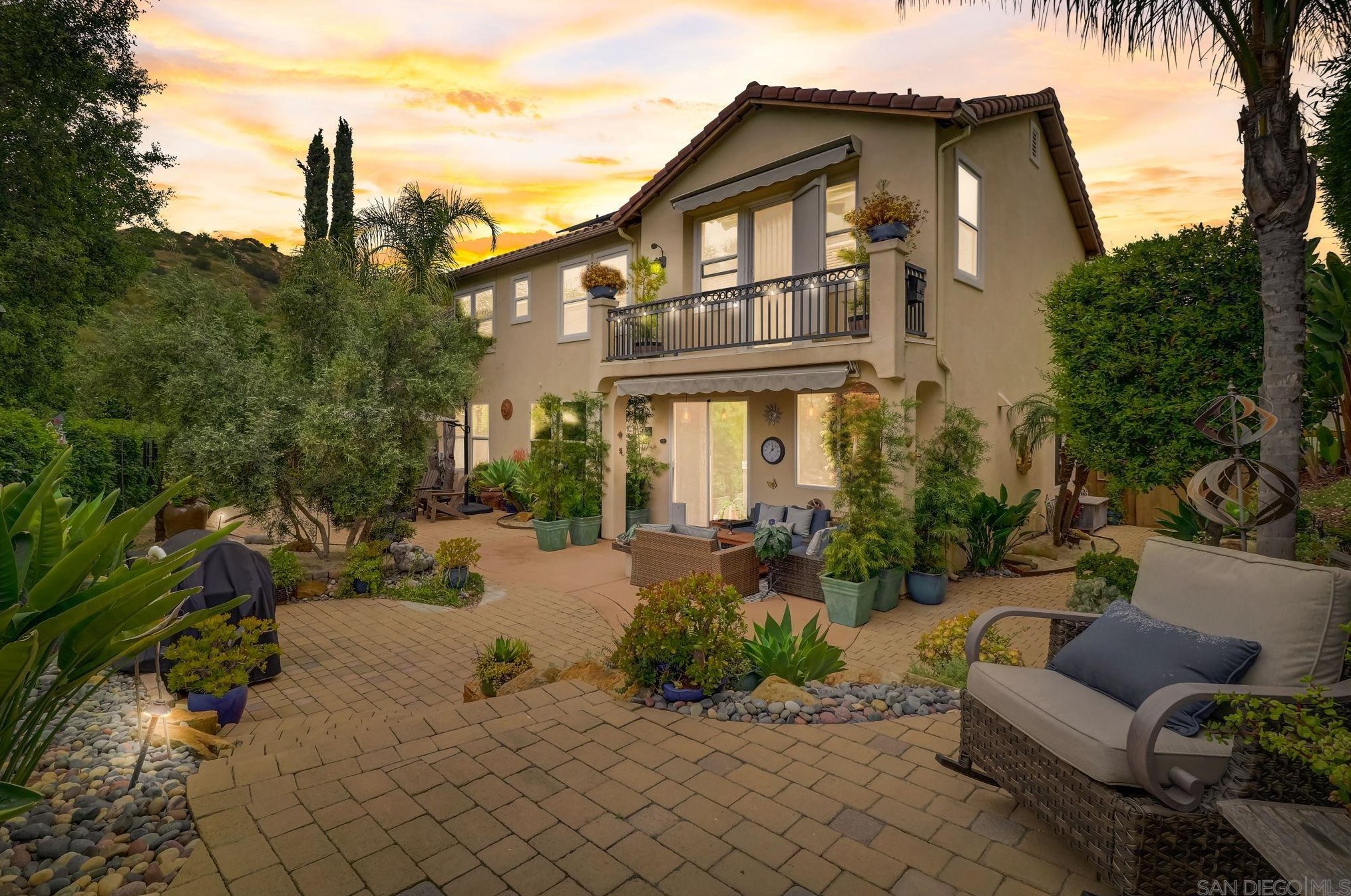 3495 Holly Oak Ln, Escondido, CA 92027