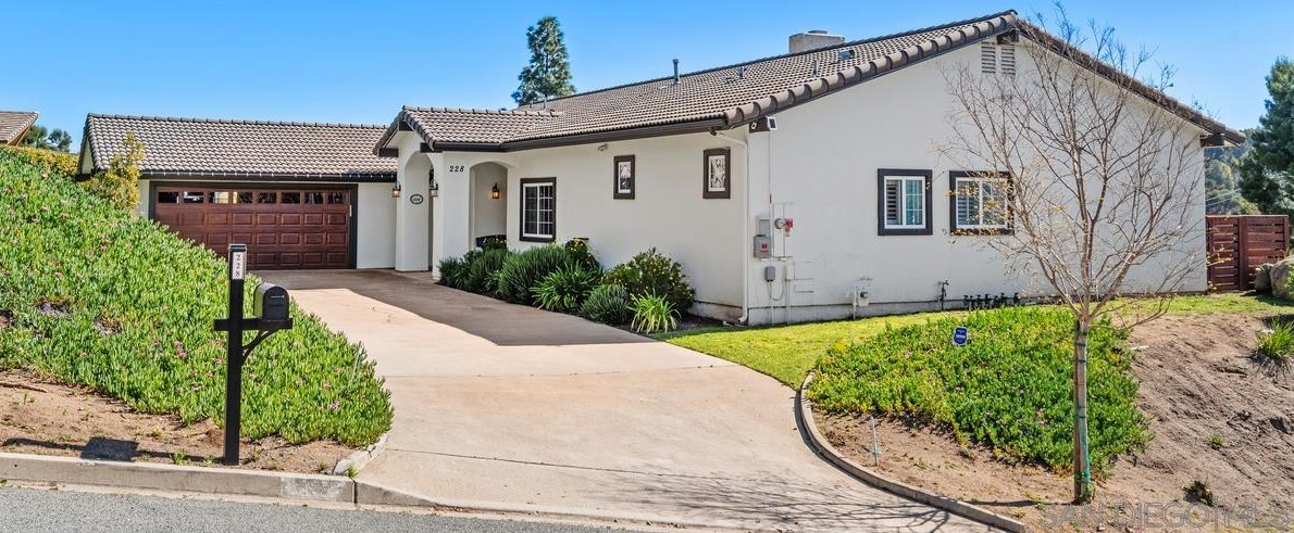 228 Dewitt Ct, El Cajon, CA 92020-8121