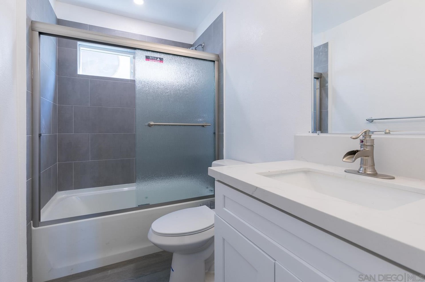 2053 Chatsworth Blvd, San Diego CA 92107-2738 exterior