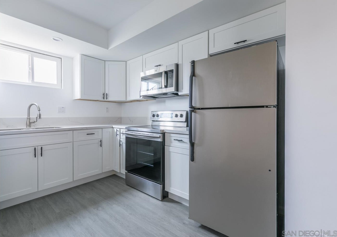 2053 Chatsworth Blvd, San Diego CA 92107-2738 exterior