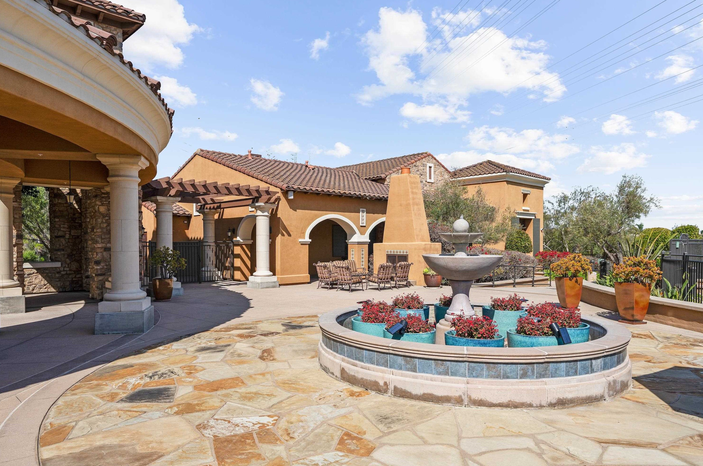 2895 Escala Cir, San Diego CA  92108-6724 exterior