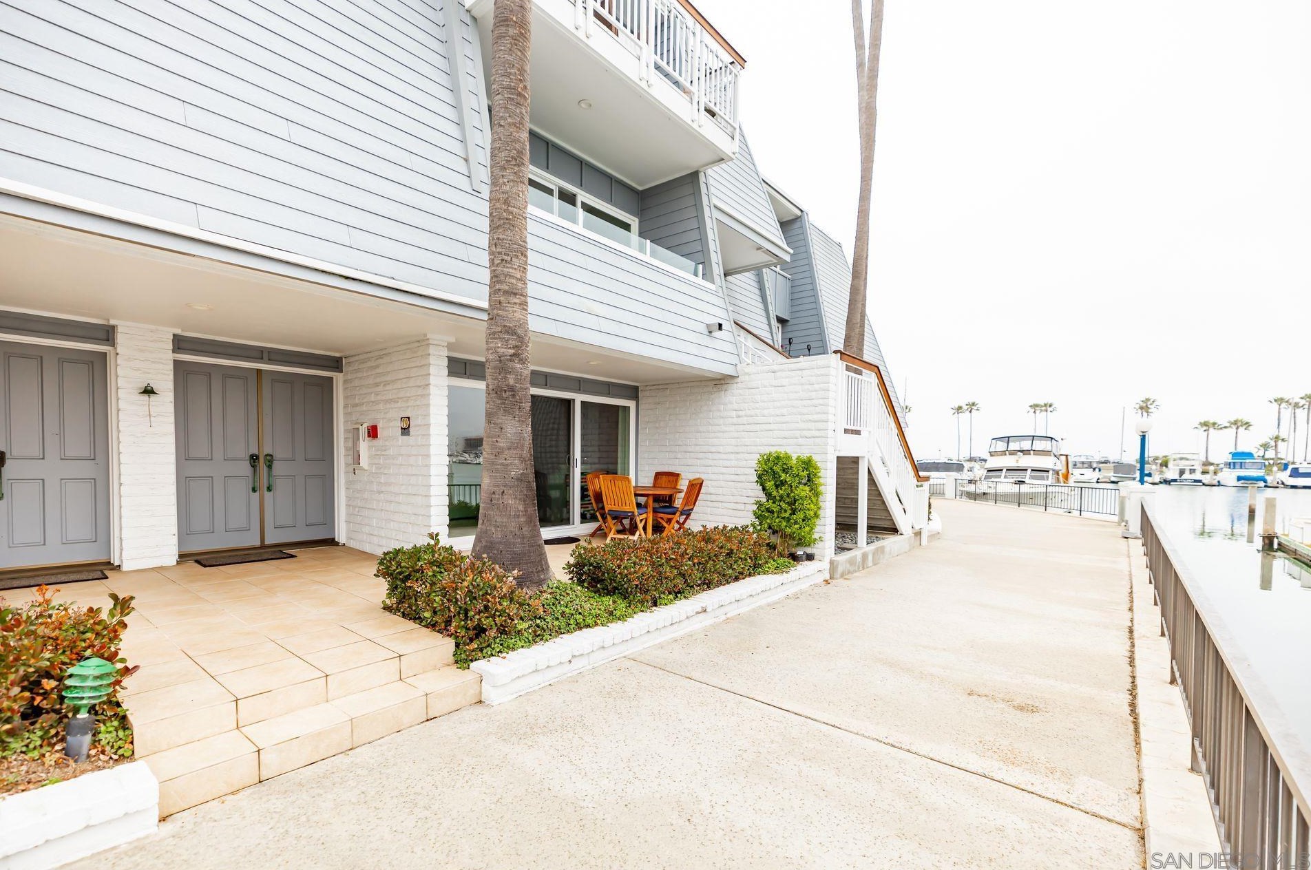 79 Montego Ct, San Diego CA 92118-3252 exterior