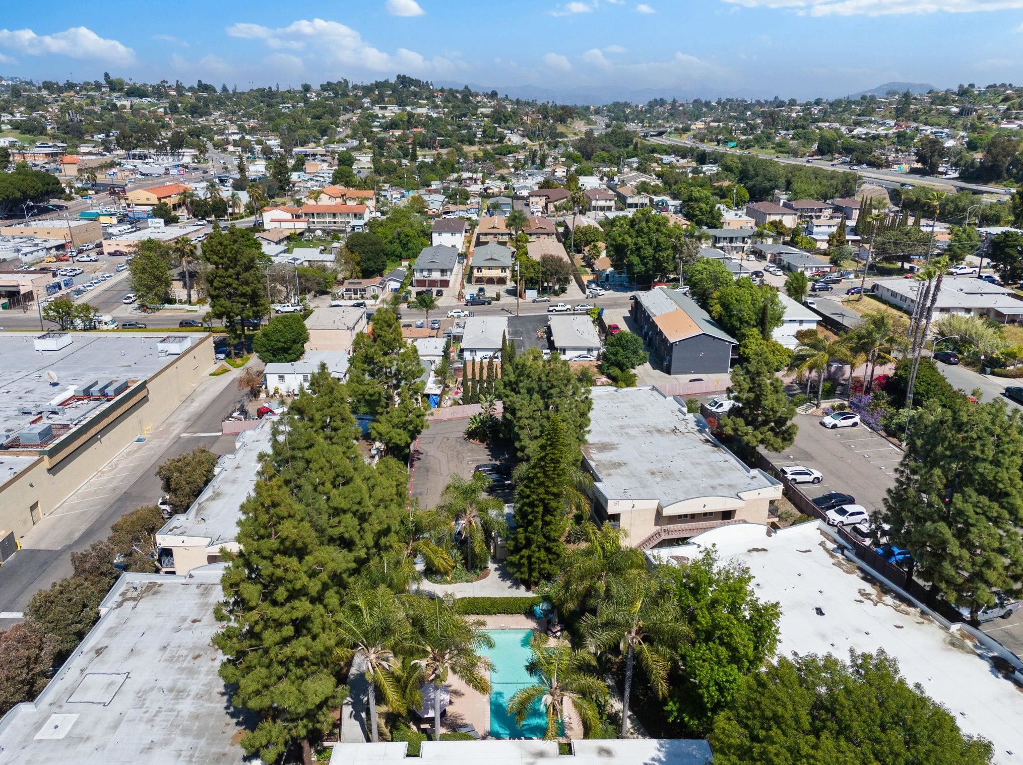 9860 Dale Ave, Spring Valley CA  91977-2437 exterior