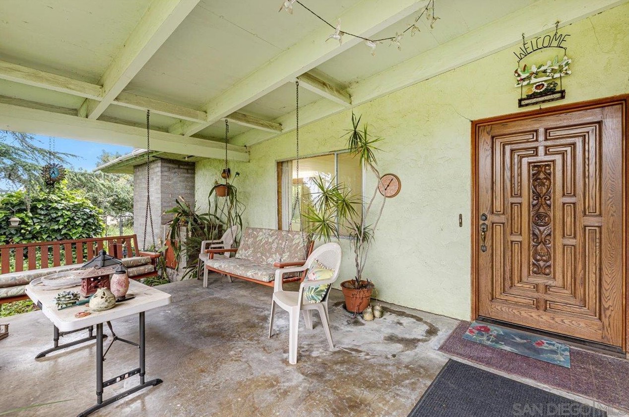 158 La Lomita Dr, Escondido, CA 92026