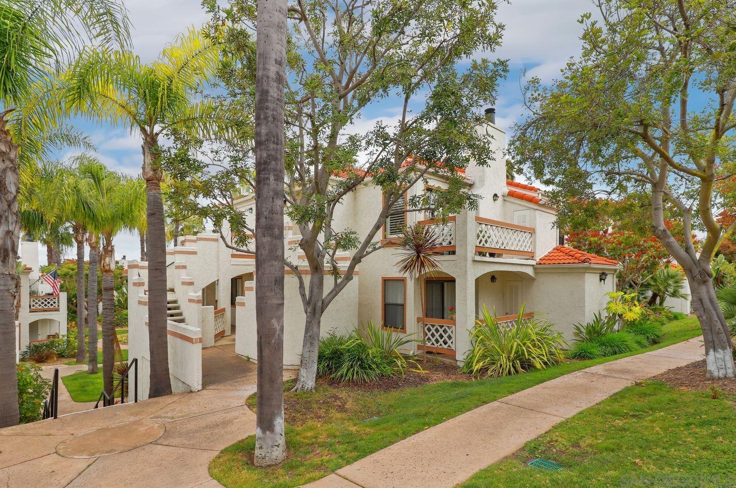 9346 Twin Trails Dr #102, San Diego, CA 92129
