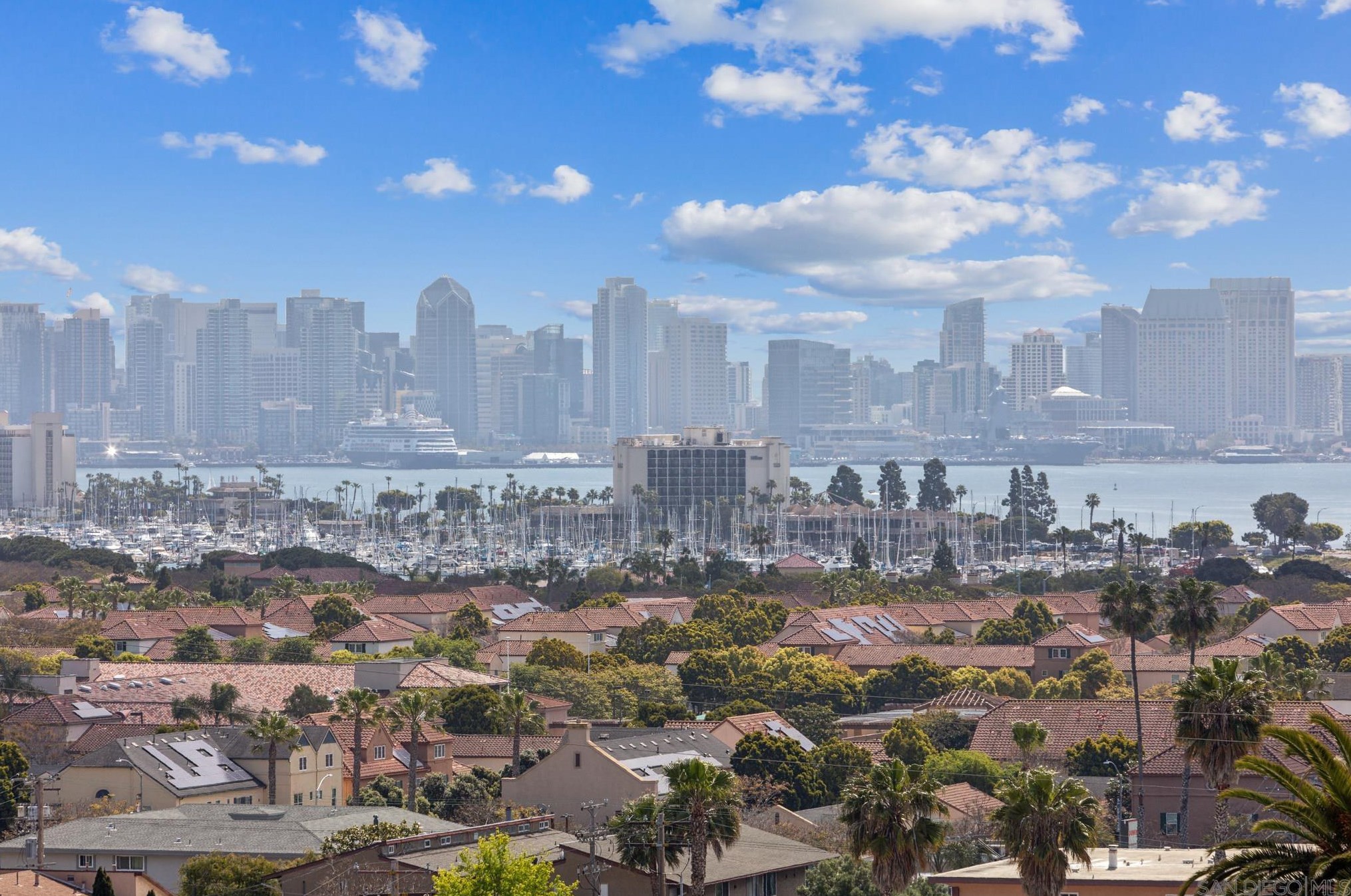 1676 Plum St, San Diego CA  92106-2158 exterior