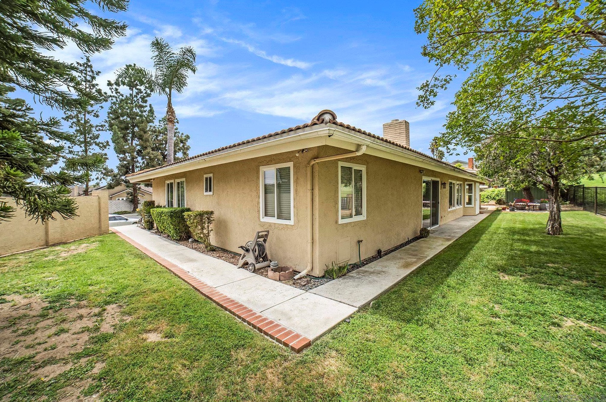 17321 Grandee Pl, San Diego CA 92128-2154 exterior