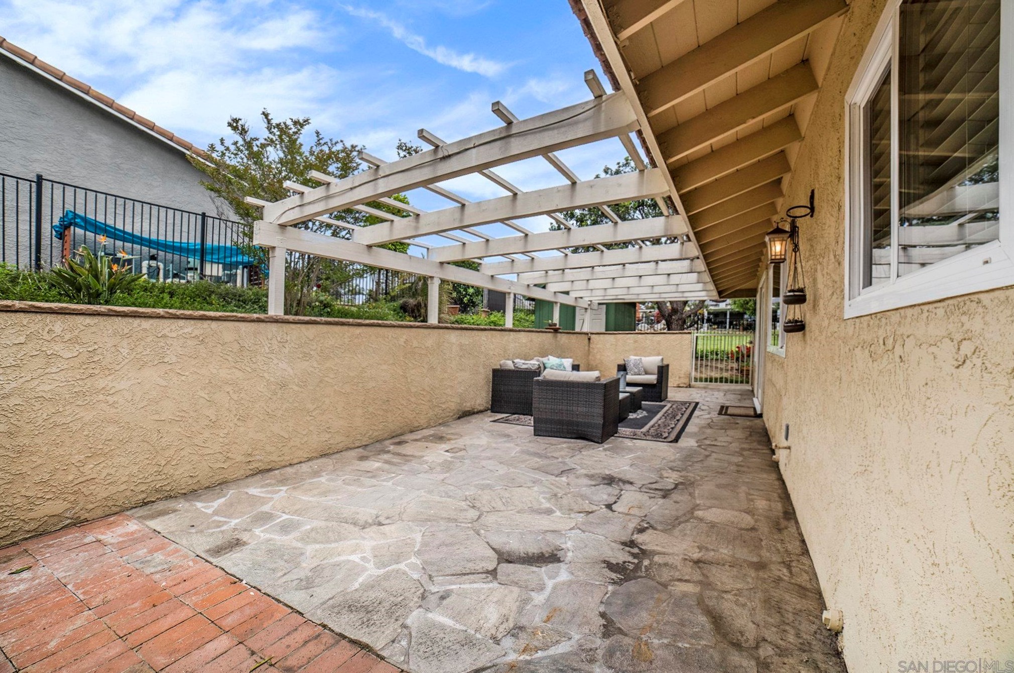 17321 Grandee Pl, San Diego CA 92128-2154 exterior