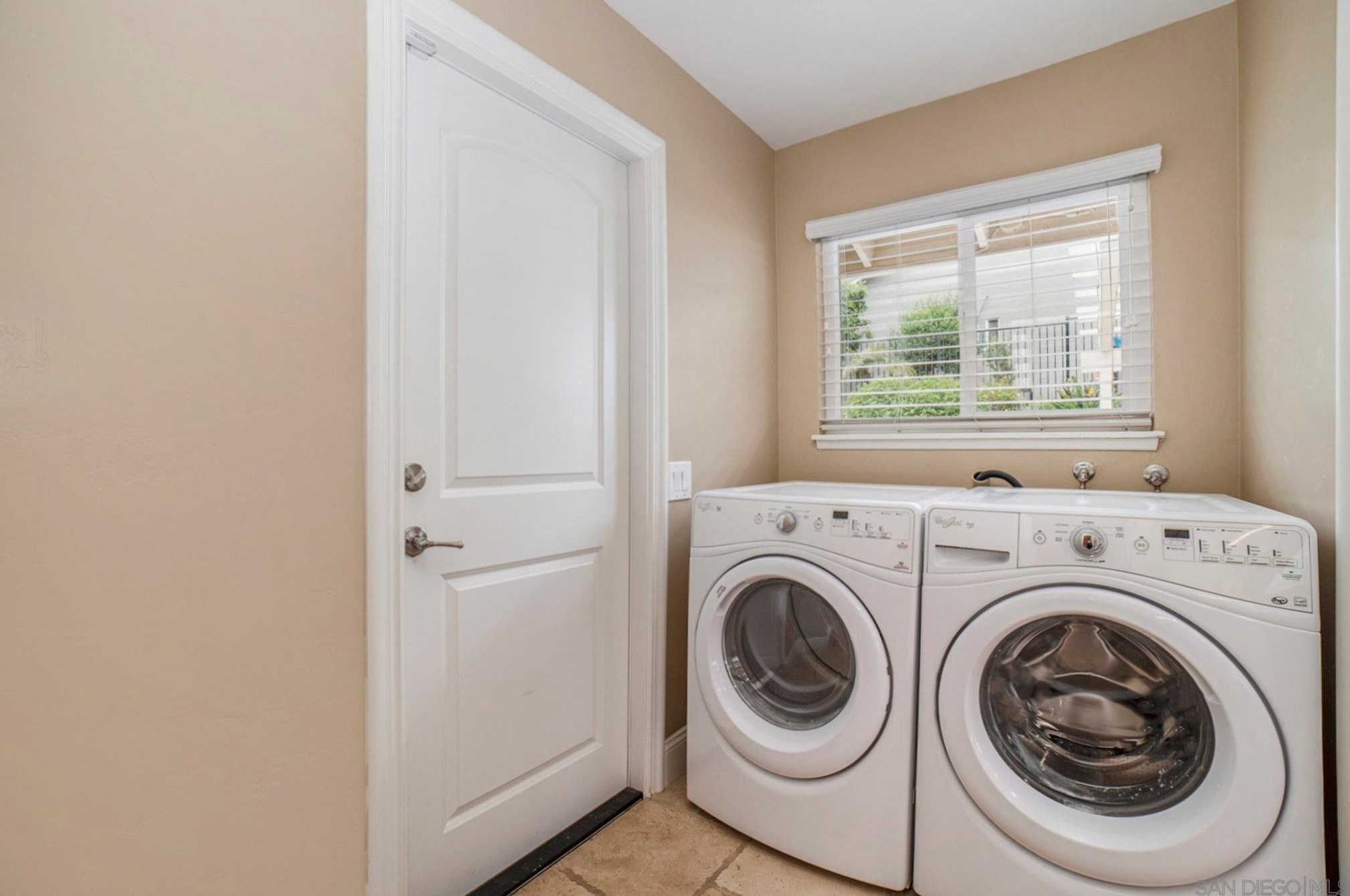 17321 Grandee Pl, San Diego CA 92128-2154 exterior