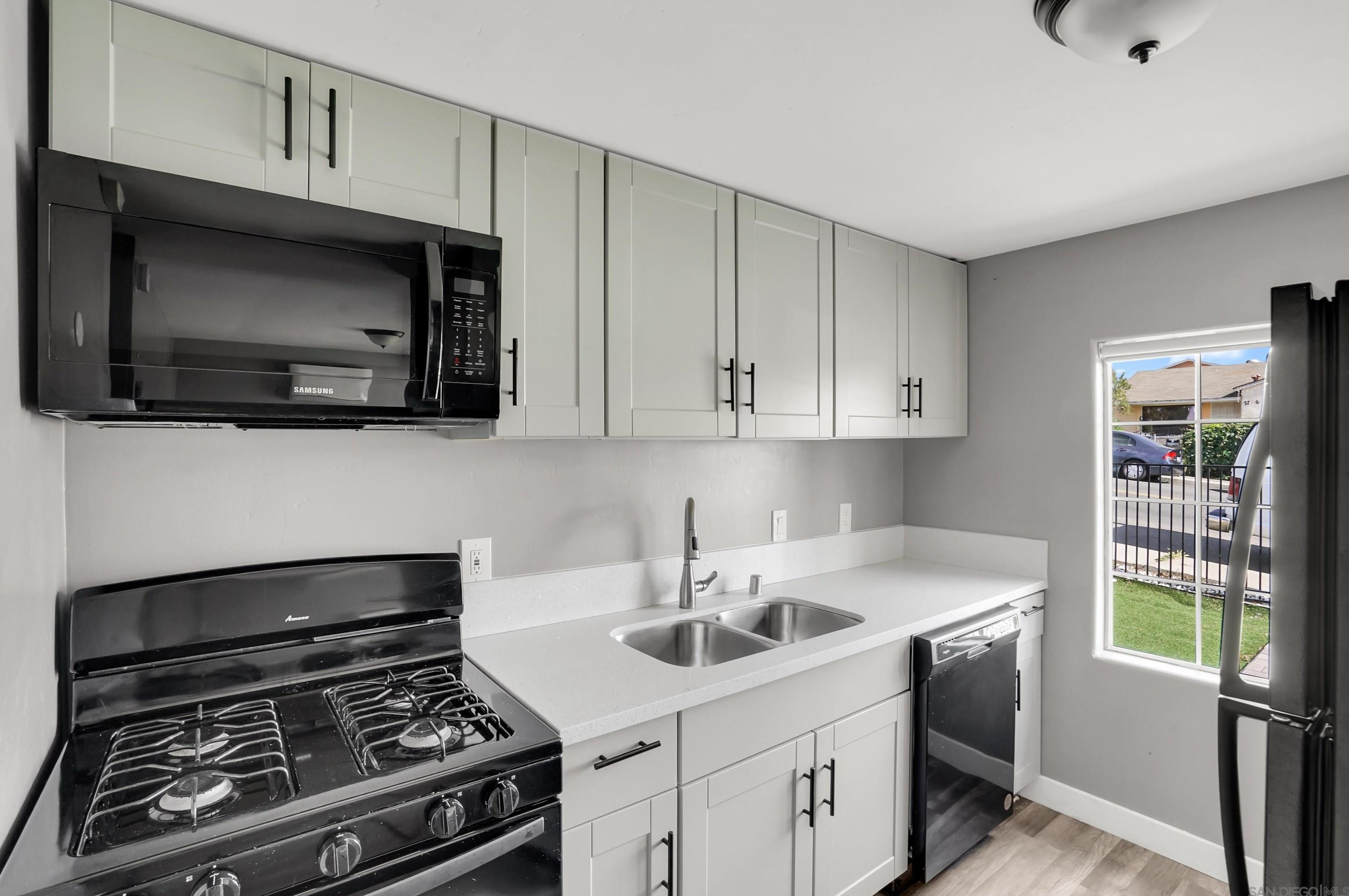 2743 Ridgeway Dr, National City CA  91950-7738 exterior