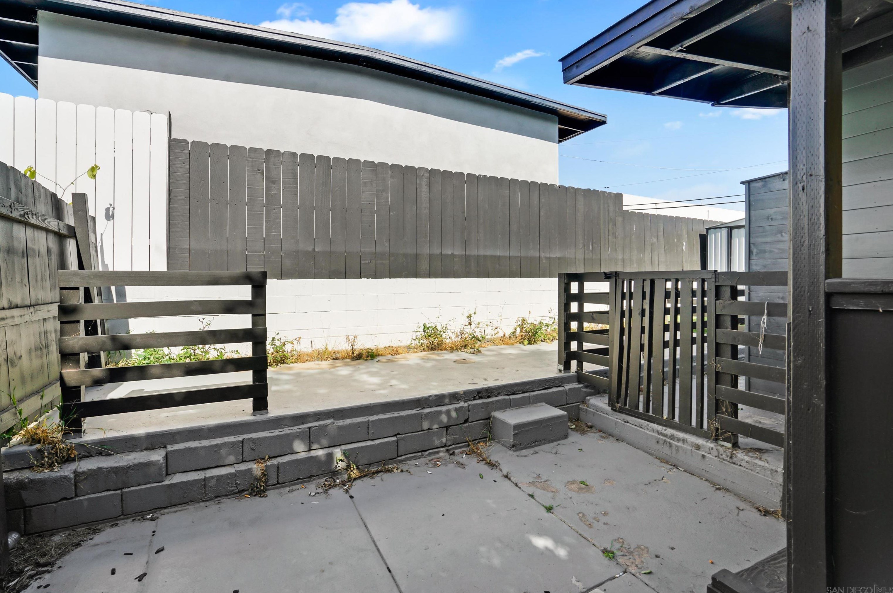 2743 Ridgeway Dr, National City CA  91950-7738 exterior