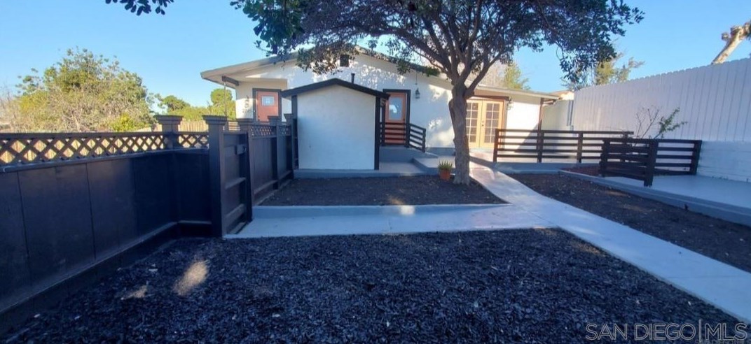 2743 Ridgeway Dr, National City CA  91950-7738 exterior