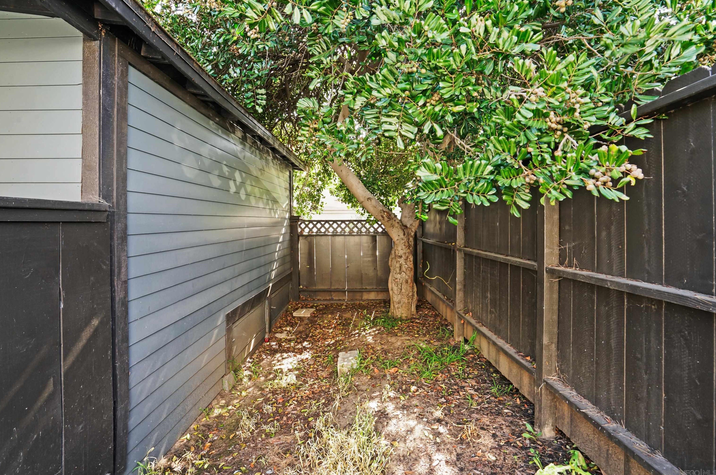 2743 Ridgeway Dr, National City CA  91950-7738 exterior