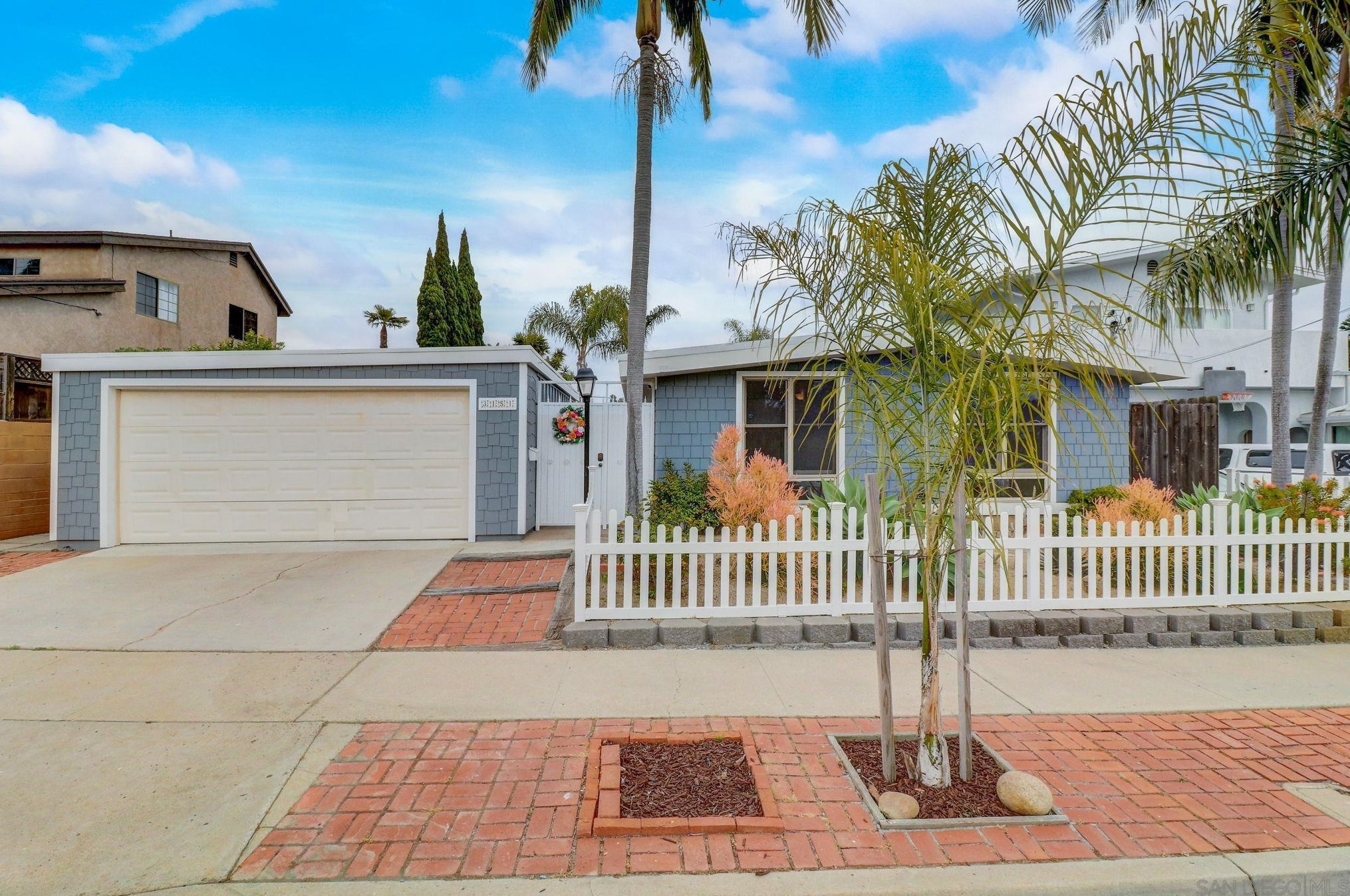 3151 Mooney St, San Diego, CA 92117-6138