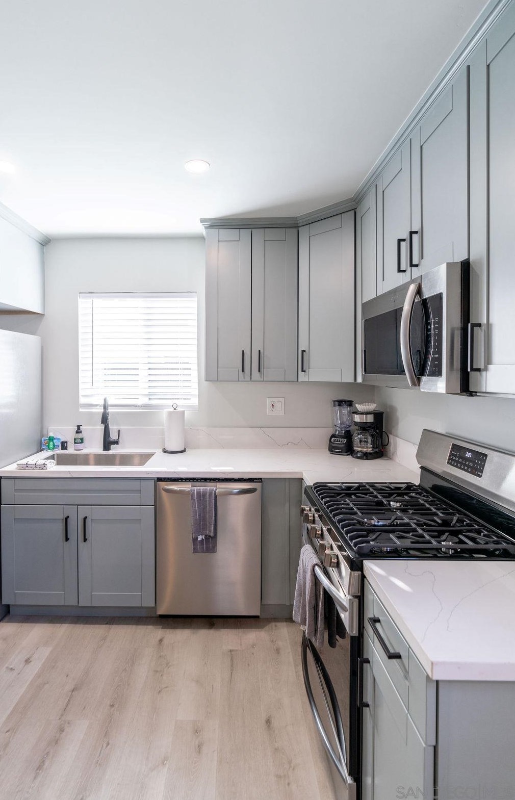 1671-75 Diamond St, San Diego CA exterior