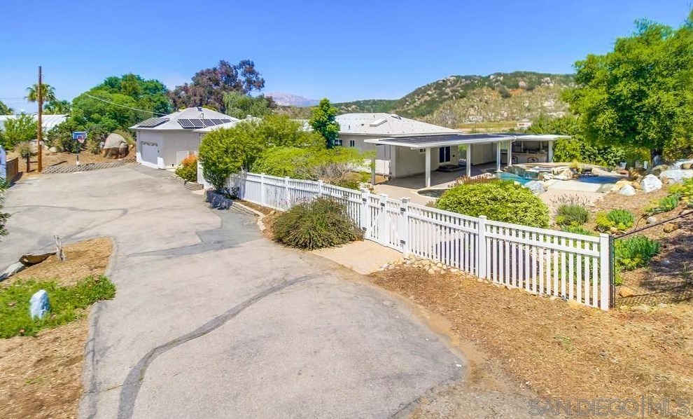 830 Midway Dr, Alpine, CA 91901-2747