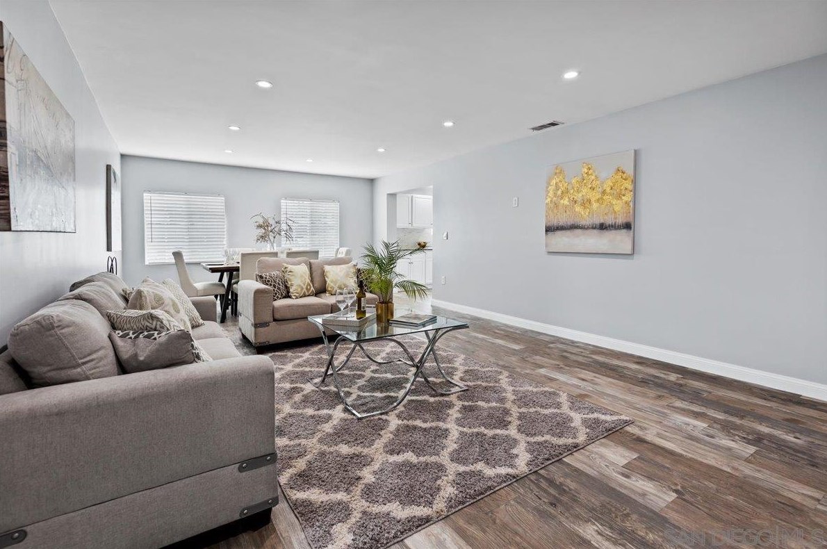 6210 Wunderlin Ave, San Diego CA  92114-2733 exterior