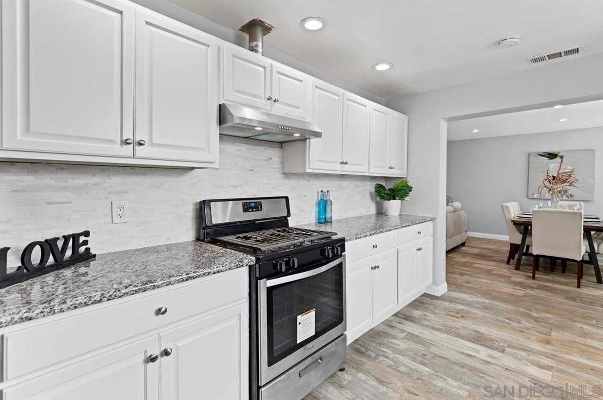 6210 Wunderlin Ave, San Diego CA  92114-2733 exterior