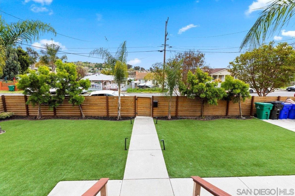 6210 Wunderlin Ave, San Diego CA  92114-2733 exterior