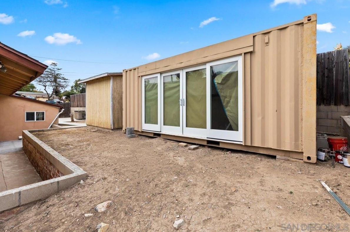 6210 Wunderlin Ave, San Diego CA  92114-2733 exterior